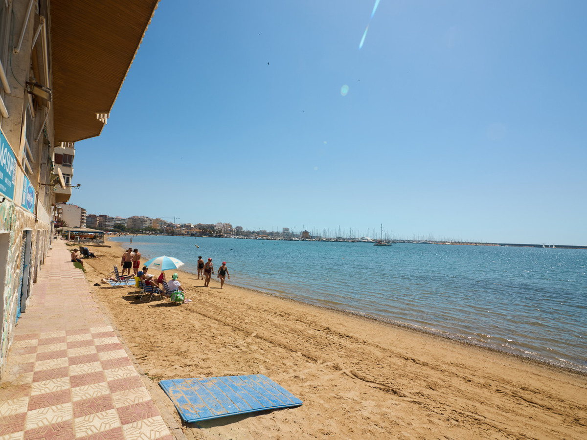 Se vende Apartamento Planta Media de 1 dormitorios en Costa Blanca, Alicante, España