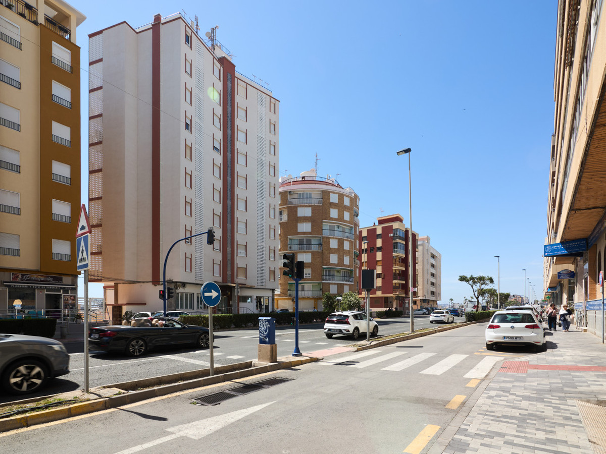 Se vende Apartamento Planta Media de 1 dormitorios en Costa Blanca, Alicante, España