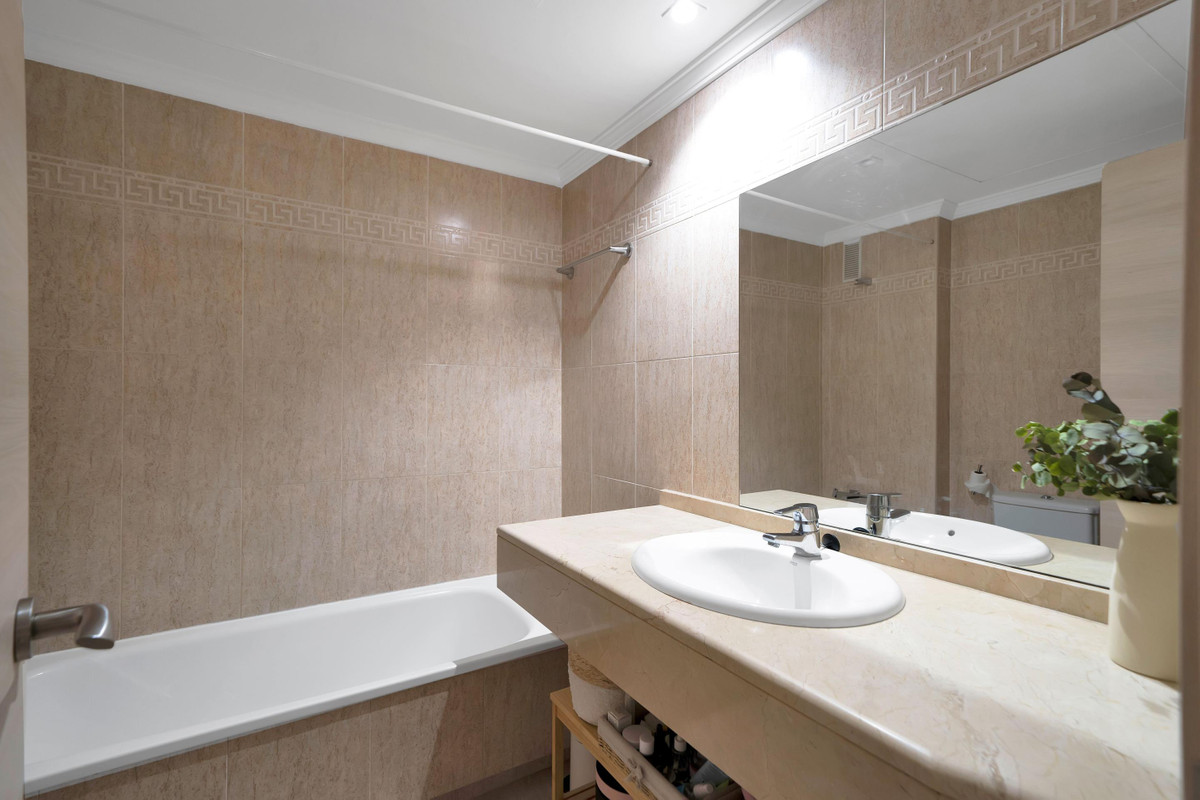 2 Bed Apartment for sale in Marbella Costa Del Sol, Málaga, Spain