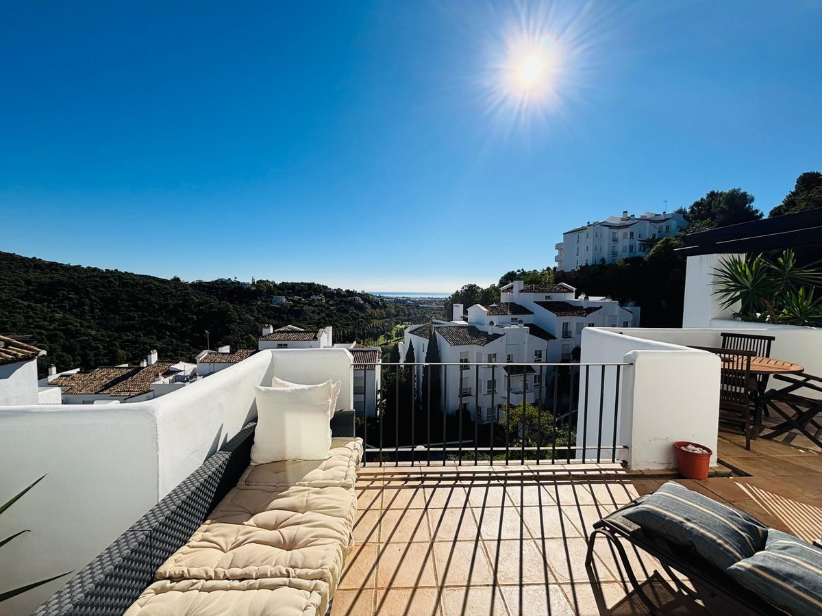 3 Bed Apartment for sale in La Quinta Costa Del Sol, Málaga, Spain
