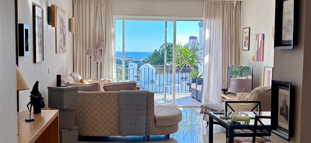 3 Bed Apartment for sale in La Quinta Costa Del Sol, Málaga, Spain
