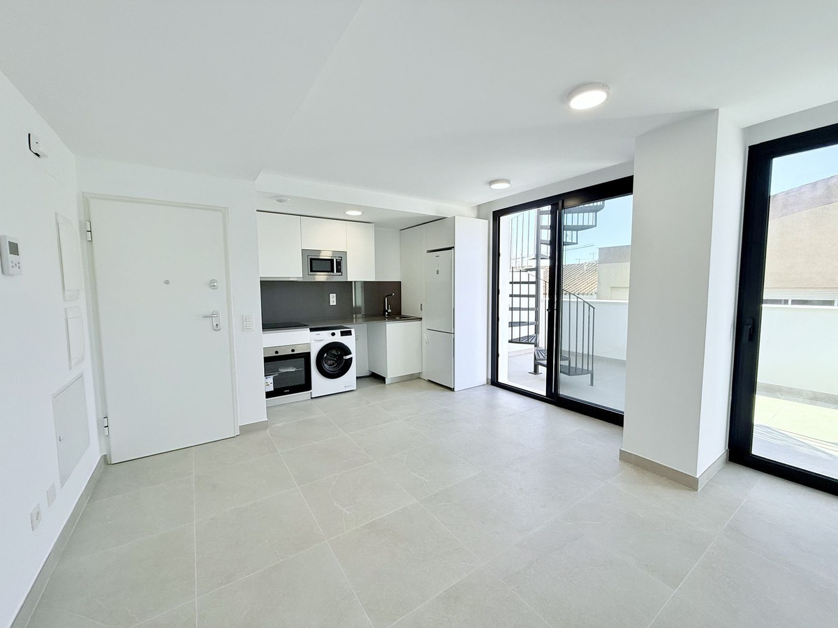 1 Bed Apartment for sale in Estepona Costa Del Sol, Málaga, Spain