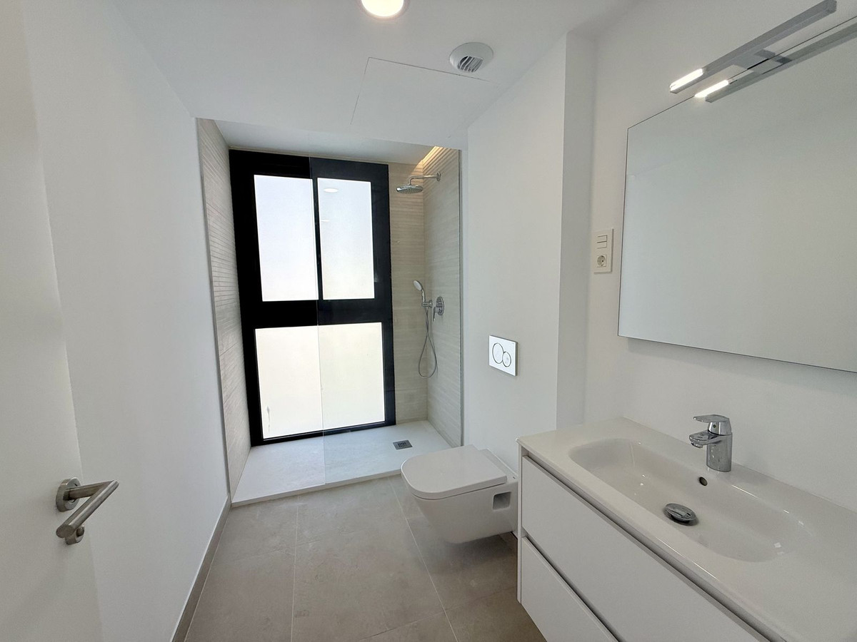1 Bed Apartment for sale in Estepona Costa Del Sol, Málaga, Spain