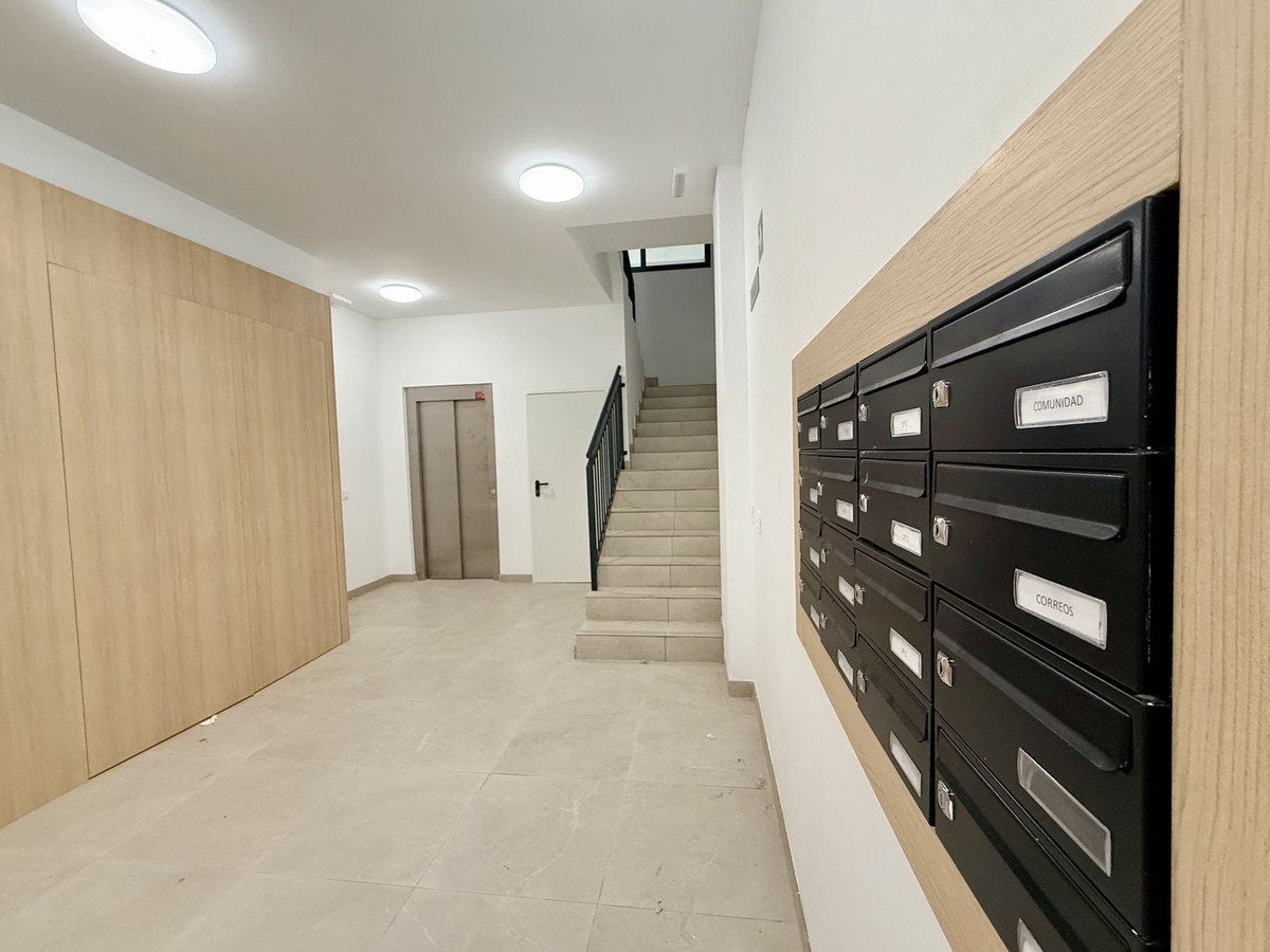 1 Bed Apartment for sale in Estepona Costa Del Sol, Málaga, Spain
