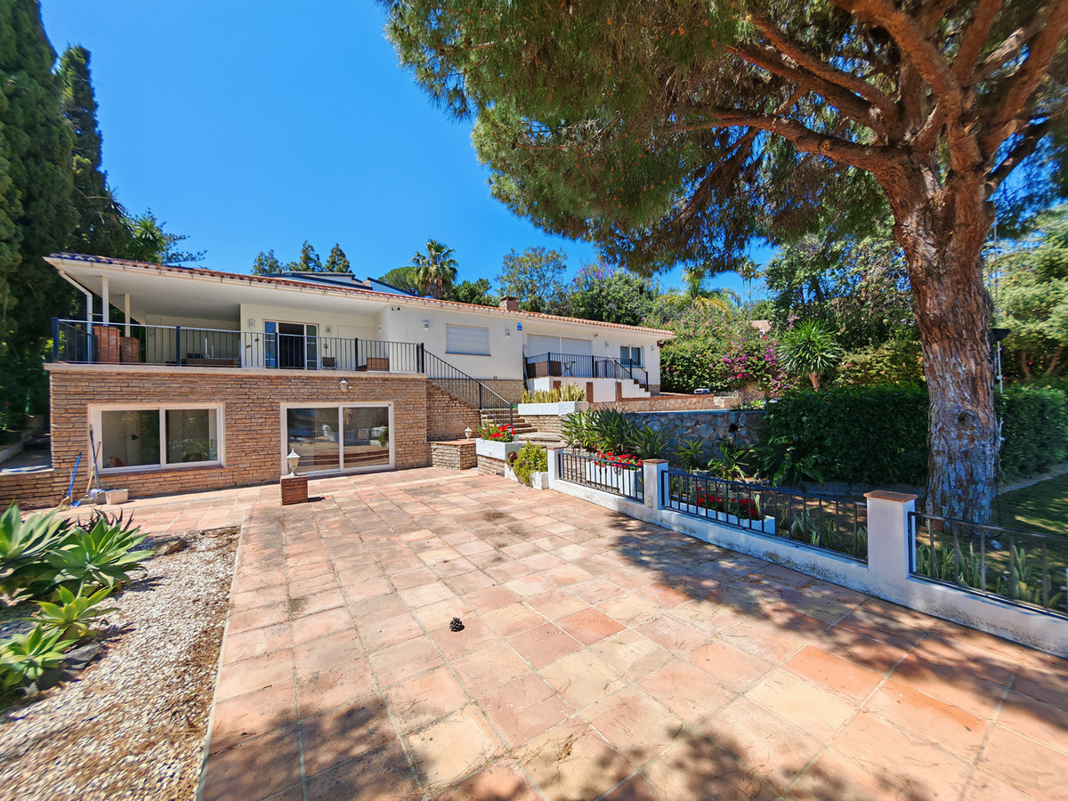 5 Bed Townhouse for sale in Marbesa Costa Del Sol, Málaga, Spain