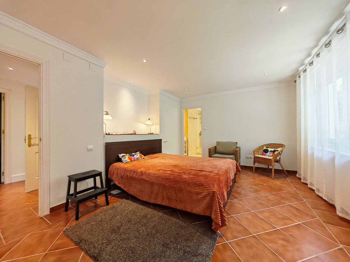 5 Bed Townhouse for sale in Marbesa Costa Del Sol, Málaga, Spain