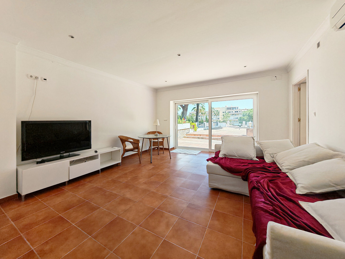 5 Bed Townhouse for sale in Marbesa Costa Del Sol, Málaga, Spain