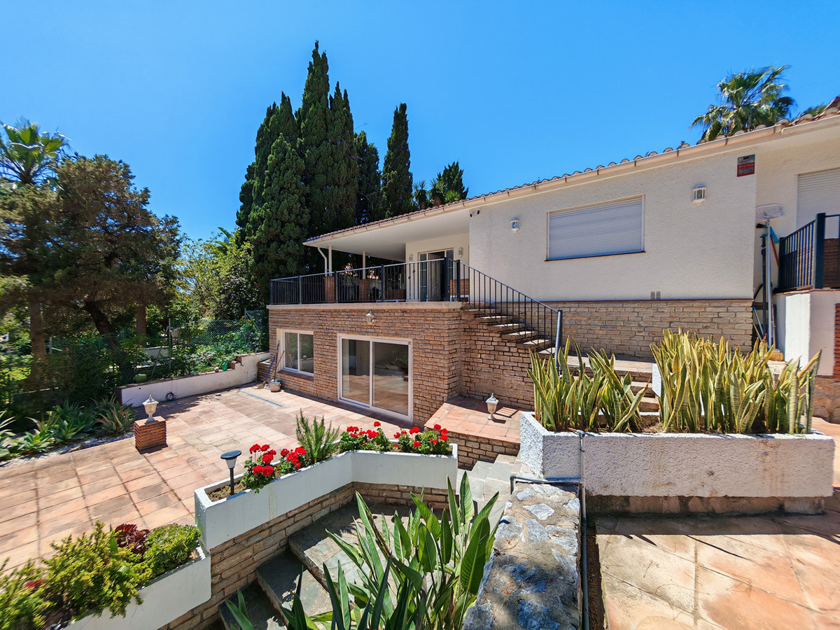 5 Bed Townhouse for sale in Marbesa Costa Del Sol, Málaga, Spain
