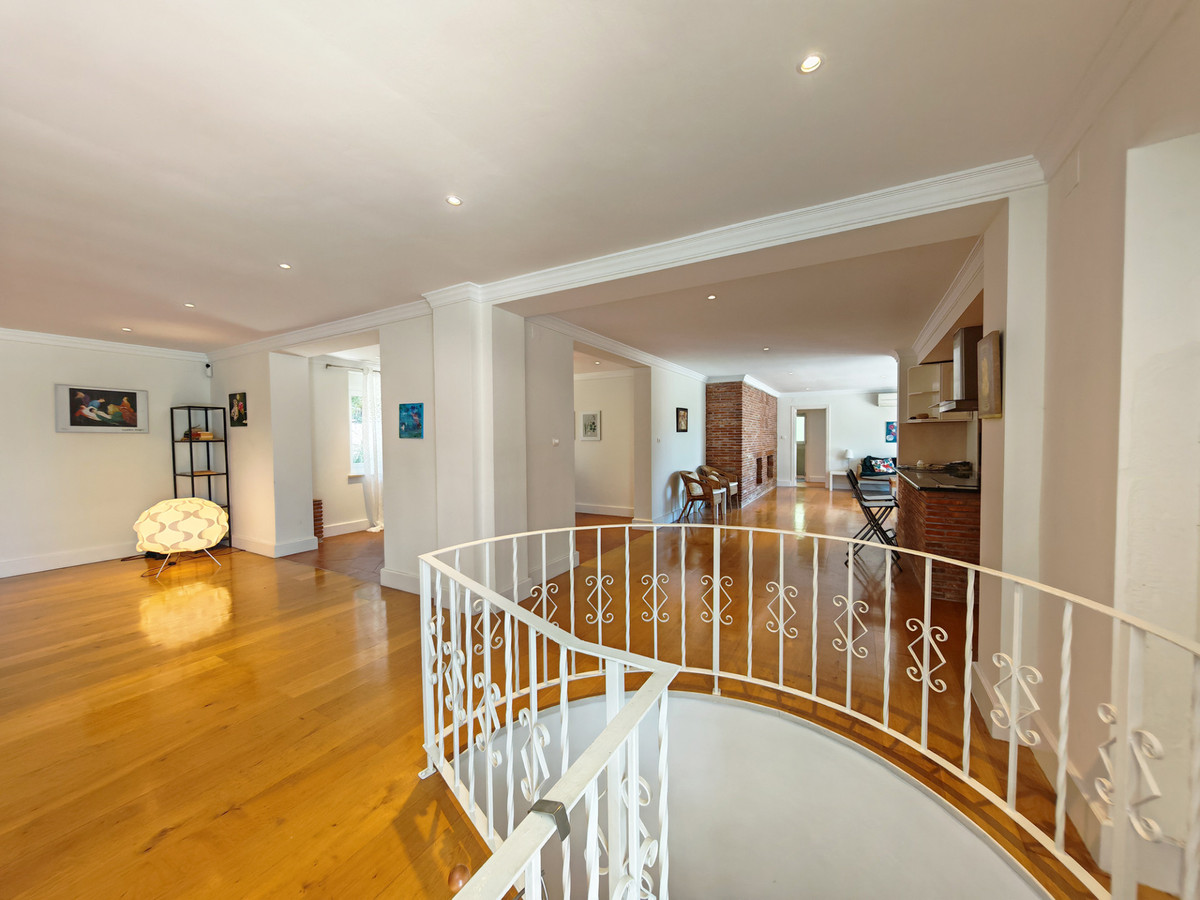 5 Bed Townhouse for sale in Marbesa Costa Del Sol, Málaga, Spain