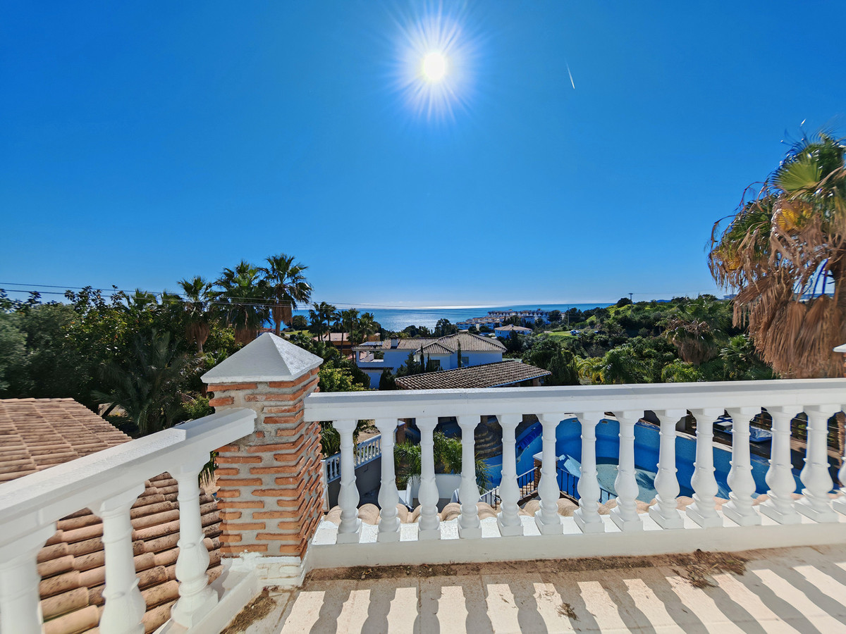 9 Bed Townhouse for sale in Benalmadena Costa Del Sol, Málaga, Spain