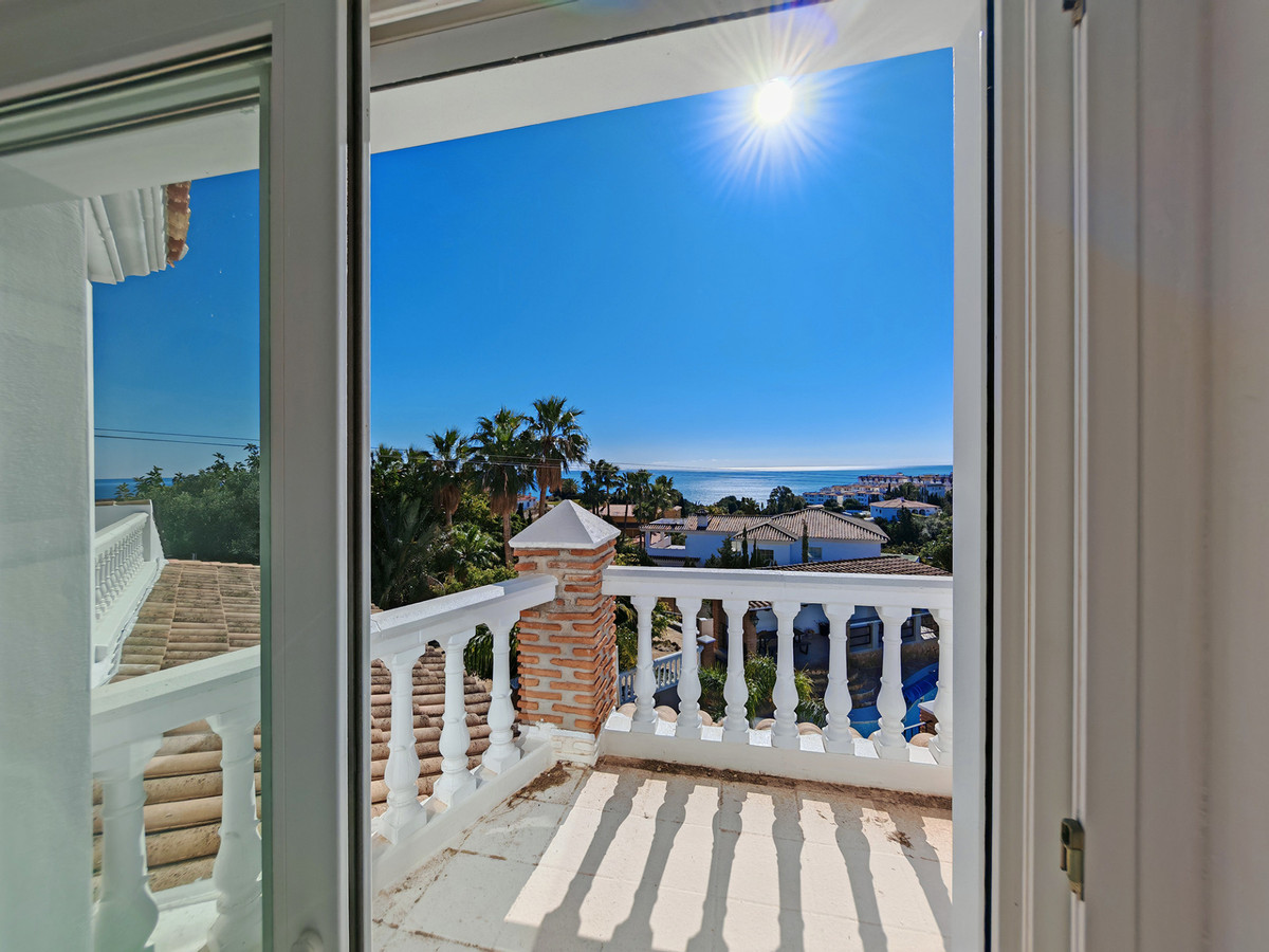 9 Bed Townhouse for sale in Benalmadena Costa Del Sol, Málaga, Spain