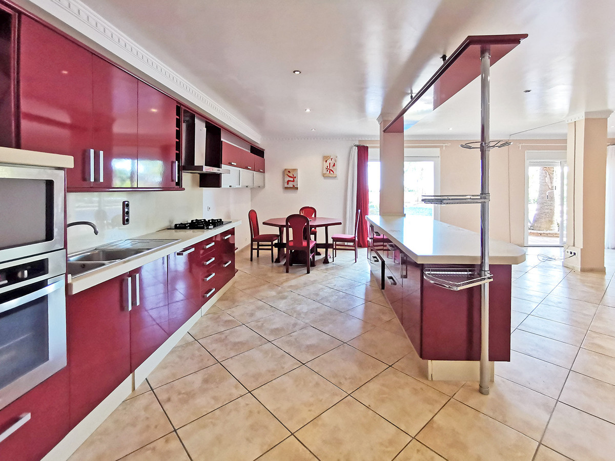 9 Bed Townhouse for sale in Benalmadena Costa Del Sol, Málaga, Spain