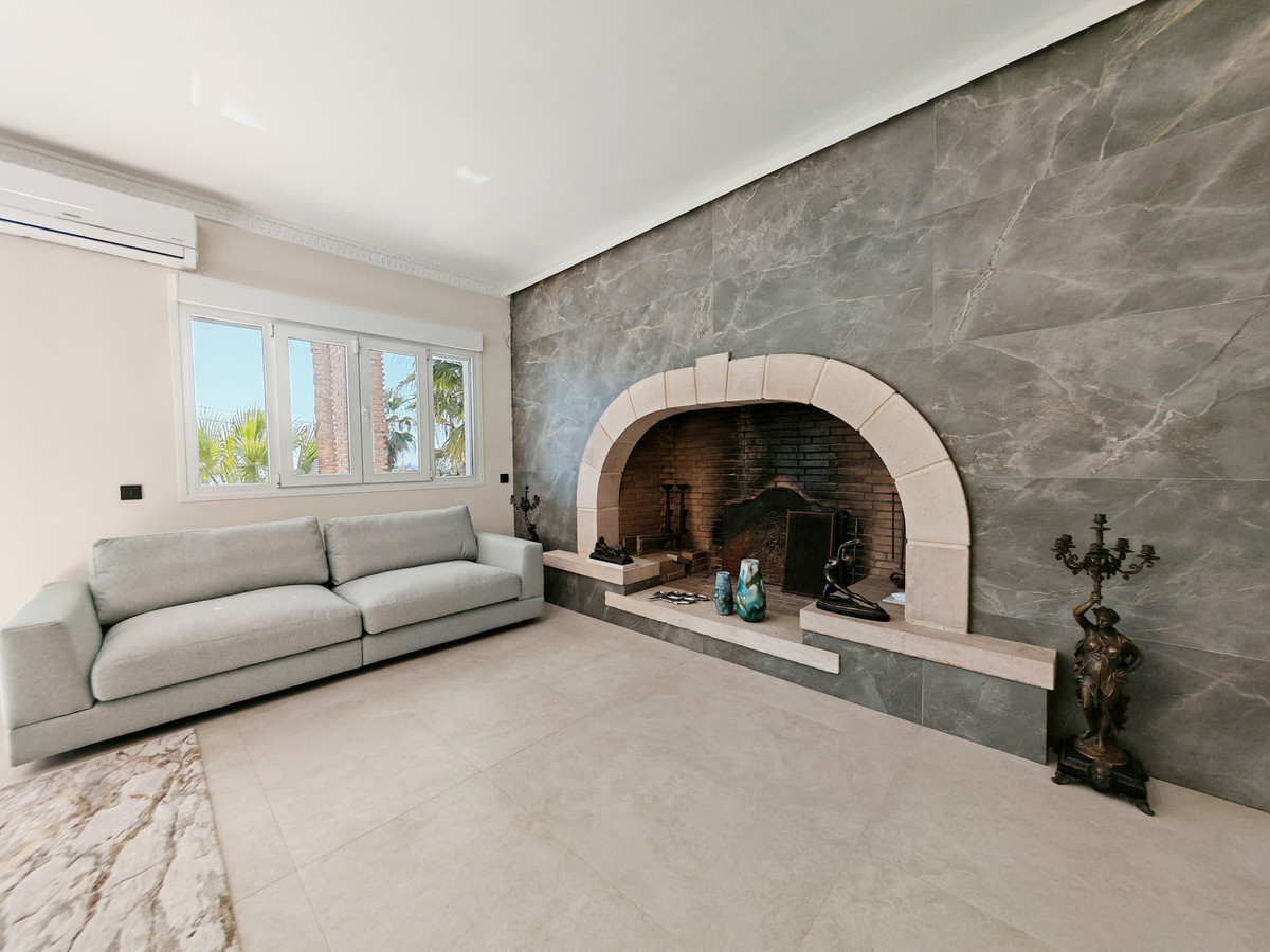 9 Bed Townhouse for sale in Benalmadena Costa Del Sol, Málaga, Spain