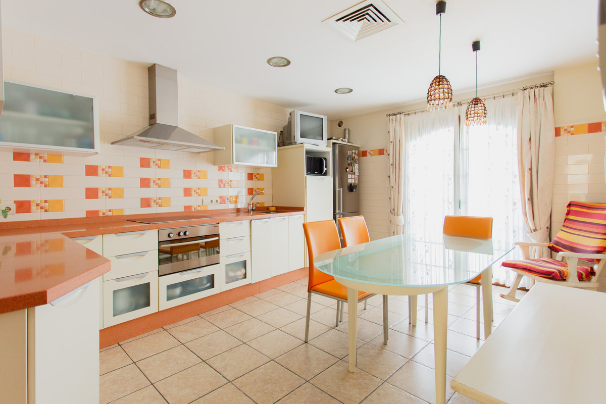 7 Bed Townhouse for sale in Estepona Costa Del Sol, Málaga, Spain