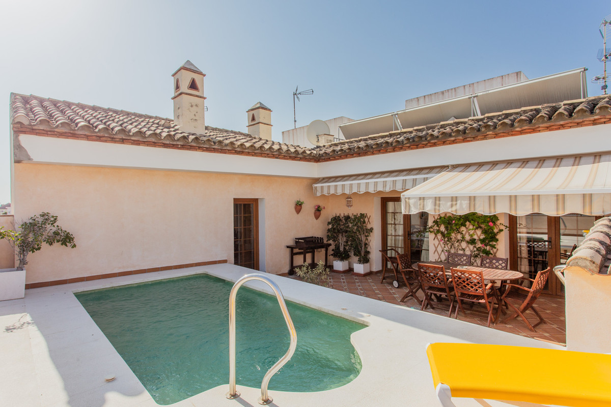 7 Bed Townhouse for sale in Estepona Costa Del Sol, Málaga, Spain