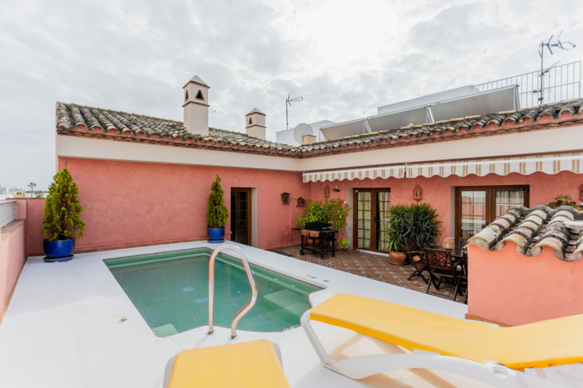 7 Bed Townhouse for sale in Estepona Costa Del Sol, Málaga, Spain