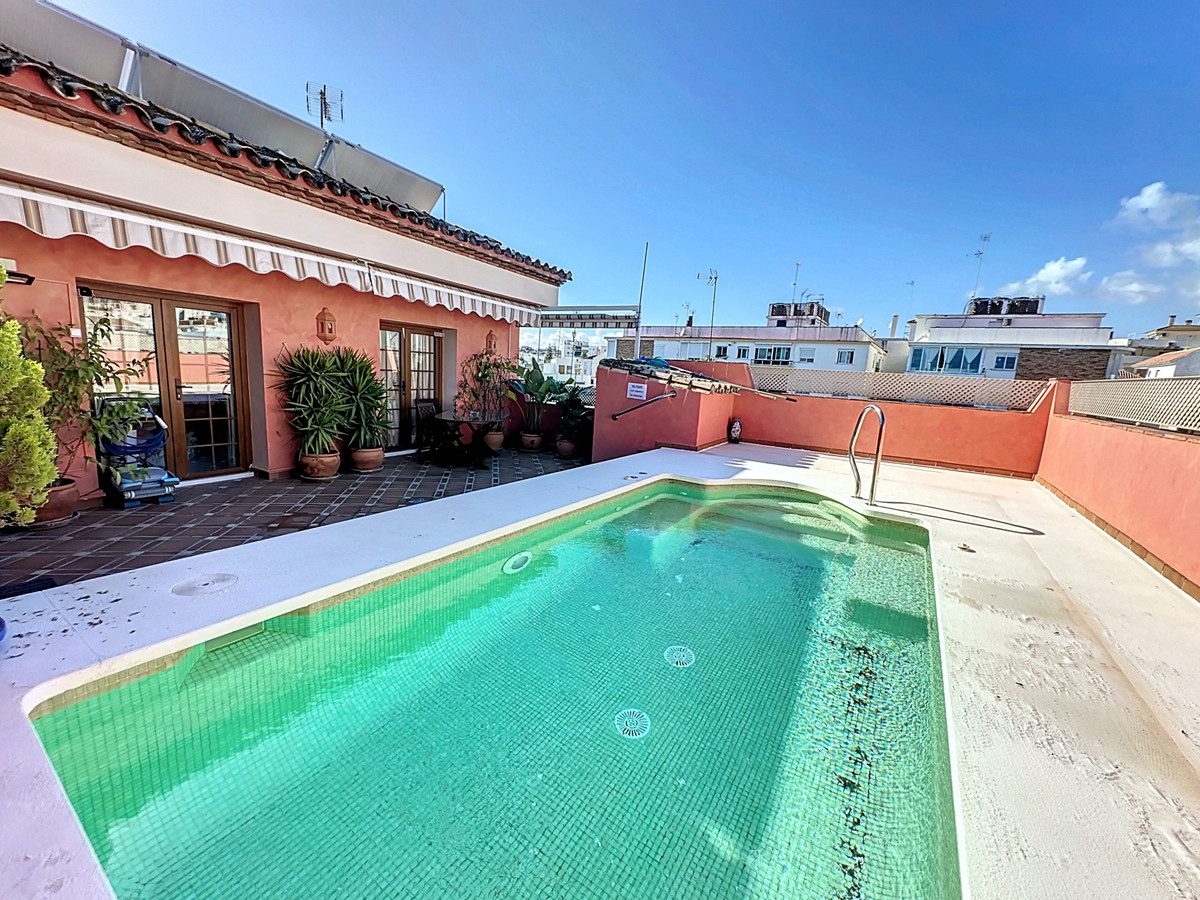 7 Bed Townhouse for sale in Estepona Costa Del Sol, Málaga, Spain
