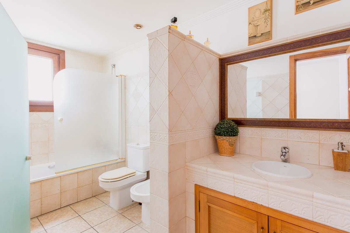 7 Bed Townhouse for sale in Estepona Costa Del Sol, Málaga, Spain