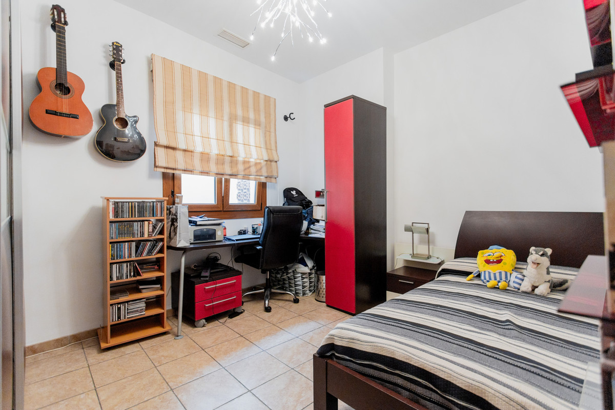 7 Bed Townhouse for sale in Estepona Costa Del Sol, Málaga, Spain