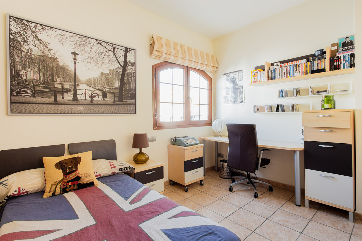 7 Bed Townhouse for sale in Estepona Costa Del Sol, Málaga, Spain