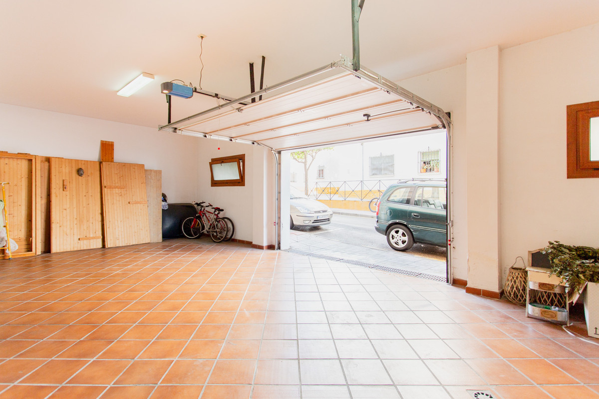 7 Bed Townhouse for sale in Estepona Costa Del Sol, Málaga, Spain