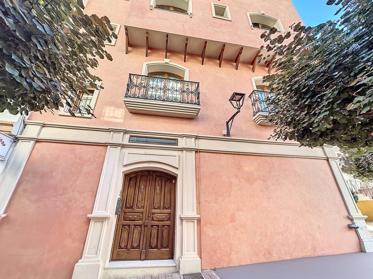 7 Bed Townhouse for sale in Estepona Costa Del Sol, Málaga, Spain