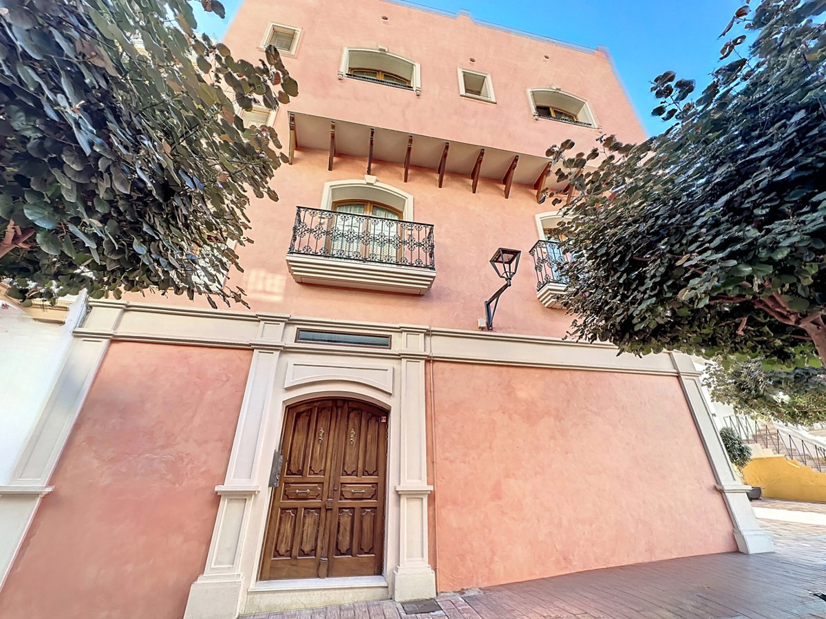 7 Bed Townhouse for sale in Estepona Costa Del Sol, Málaga, Spain