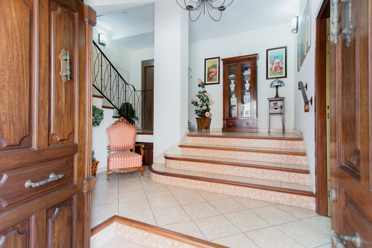 7 Bed Townhouse for sale in Estepona Costa Del Sol, Málaga, Spain