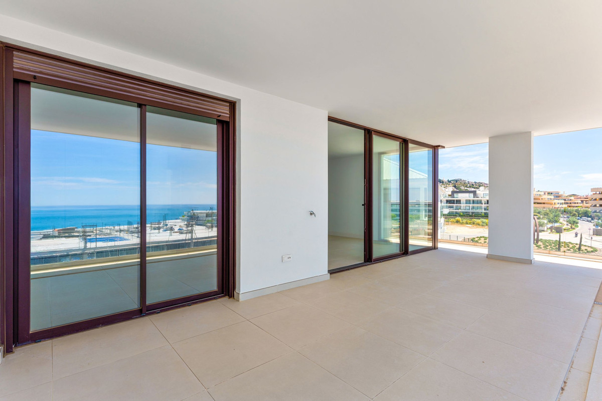 3 Bed Apartment for sale in Fuengirola Costa Del Sol, Málaga, Spain