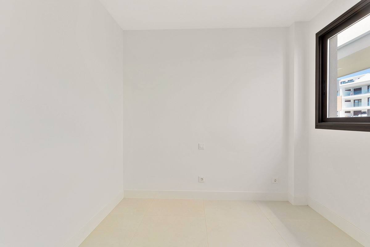 3 Bed Apartment for sale in Fuengirola Costa Del Sol, Málaga, Spain