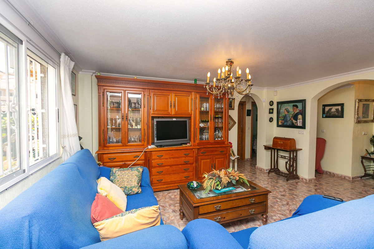 Se vende Villa - Chalet de 4 dormitorios en Costa Blanca, Alicante, España