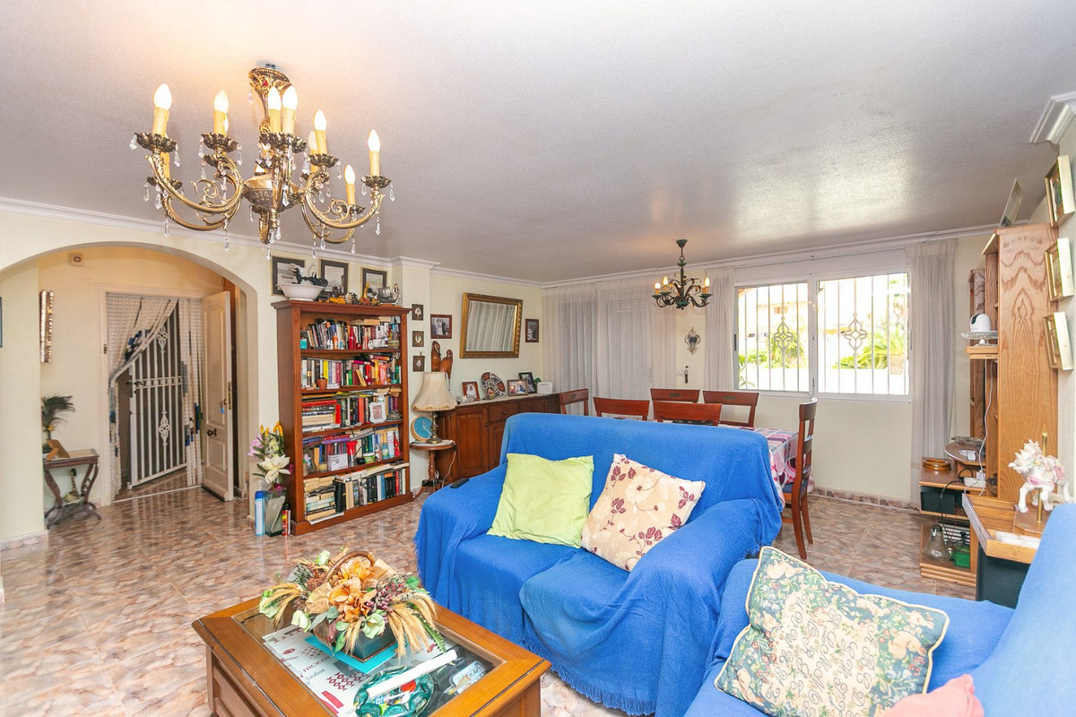 Se vende Villa - Chalet de 4 dormitorios en Costa Blanca, Alicante, España