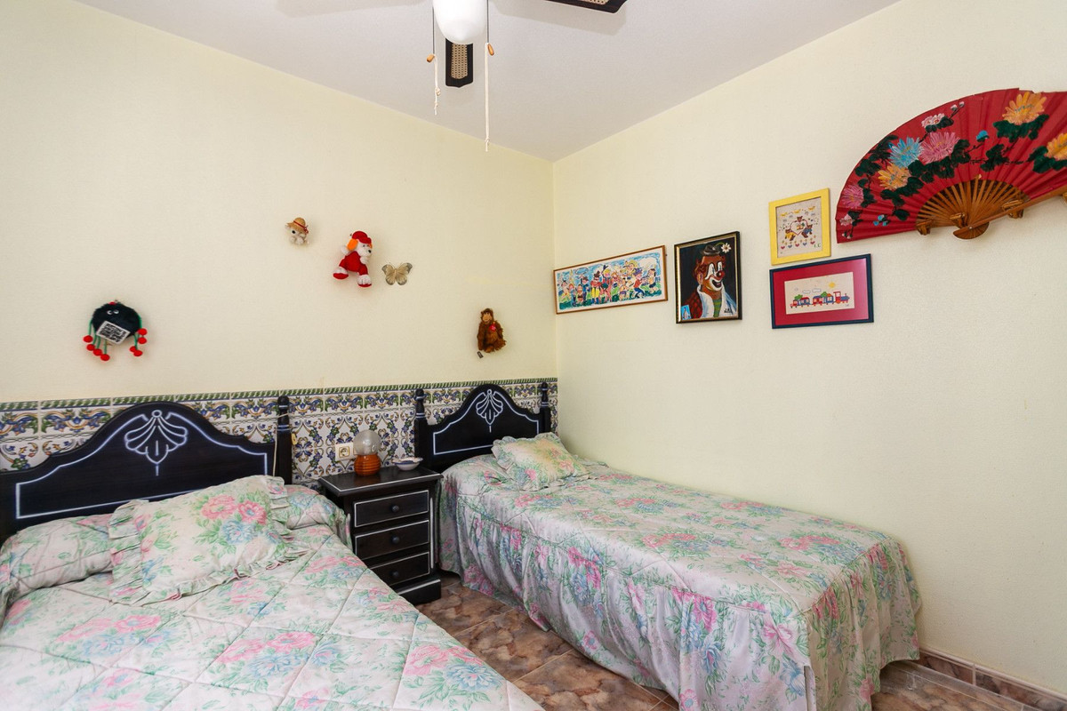 Se vende Villa - Chalet de 4 dormitorios en Costa Blanca, Alicante, España