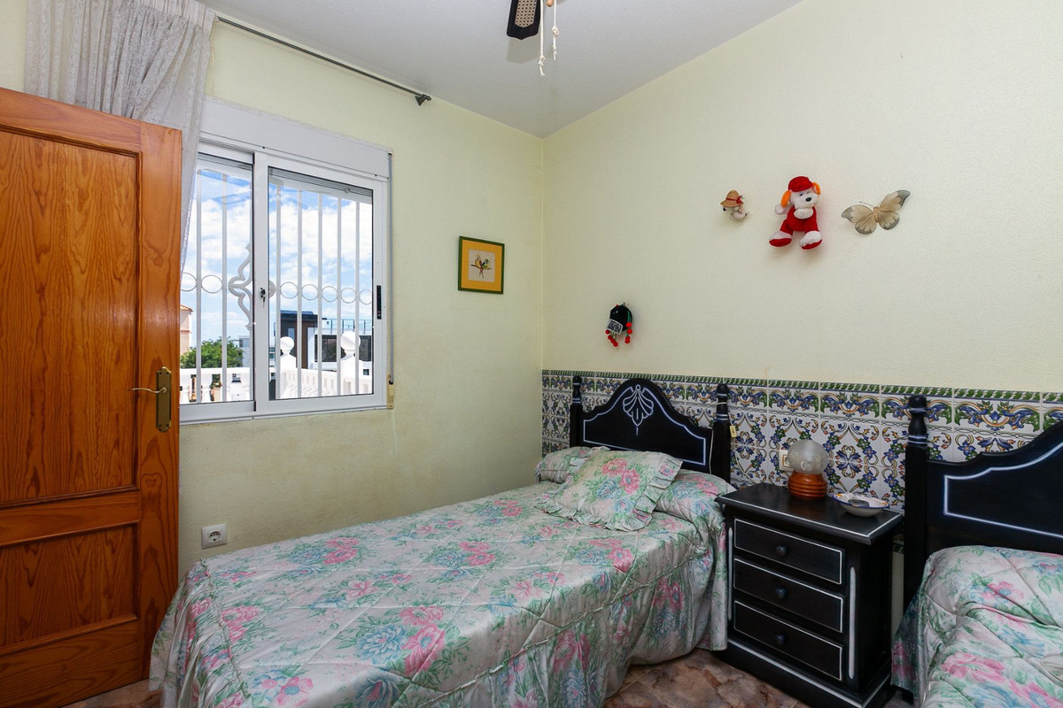 Se vende Villa - Chalet de 4 dormitorios en Costa Blanca, Alicante, España