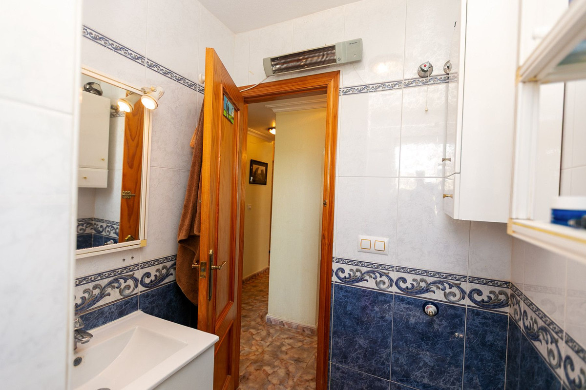 Se vende Villa - Chalet de 4 dormitorios en Costa Blanca, Alicante, España
