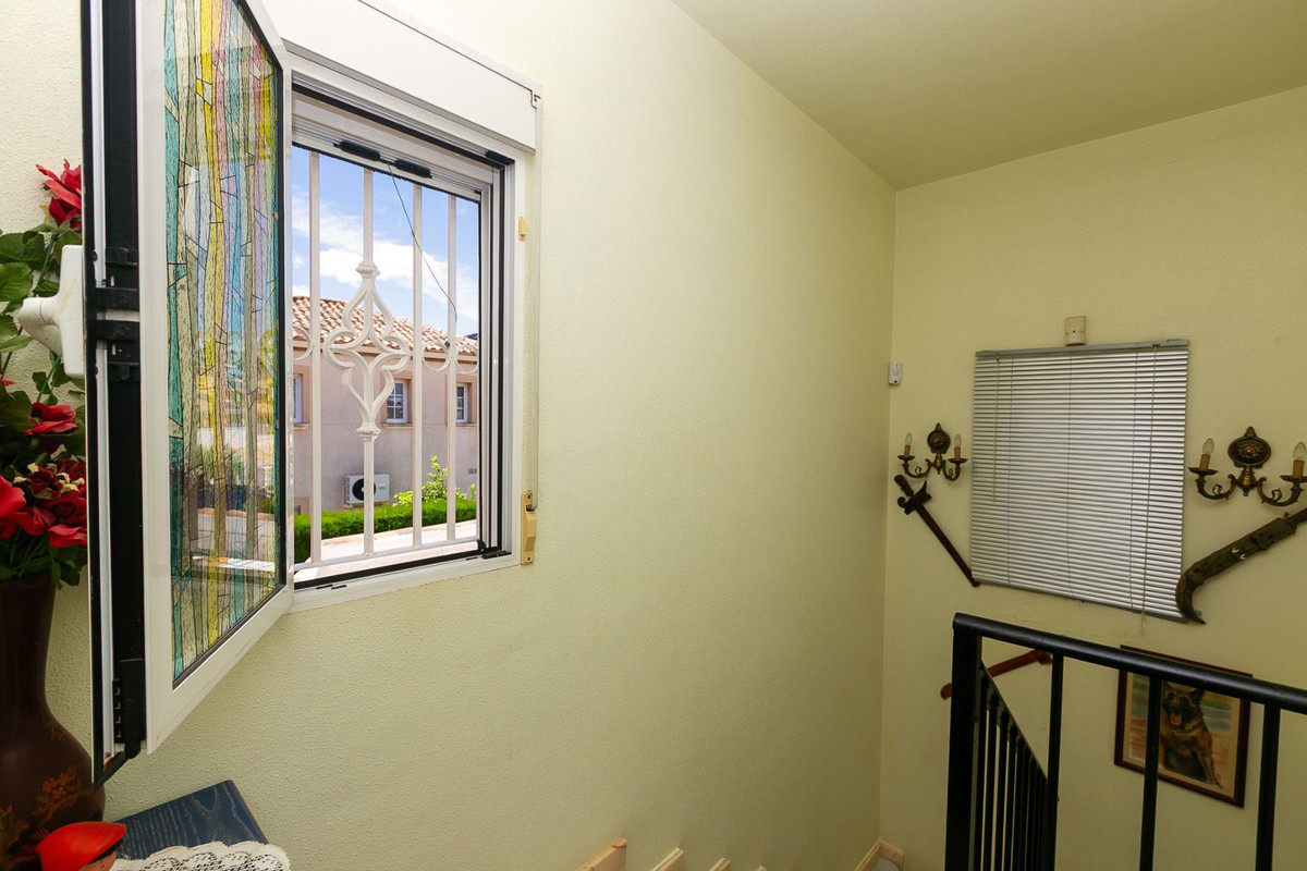 Se vende Villa - Chalet de 4 dormitorios en Costa Blanca, Alicante, España
