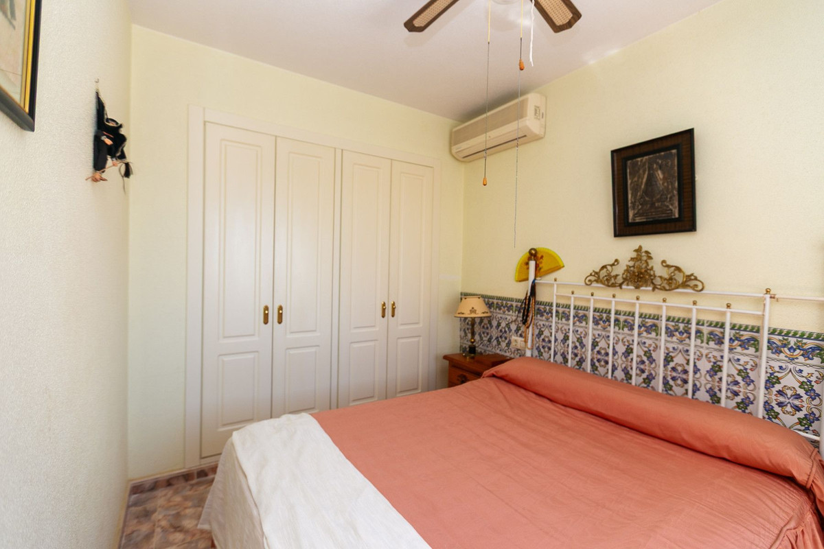 Se vende Villa - Chalet de 4 dormitorios en Costa Blanca, Alicante, España