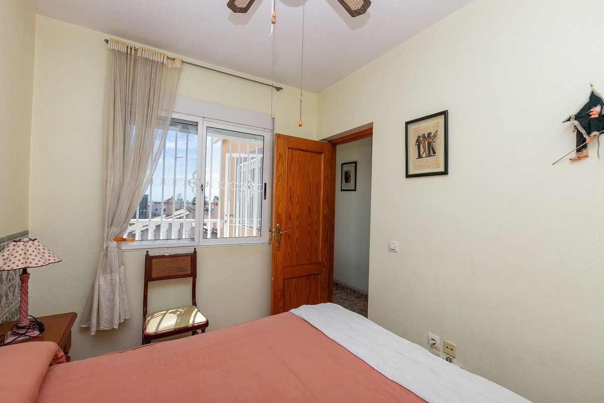Se vende Villa - Chalet de 4 dormitorios en Costa Blanca, Alicante, España