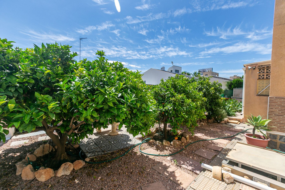 Se vende Villa - Chalet de 4 dormitorios en Costa Blanca, Alicante, España