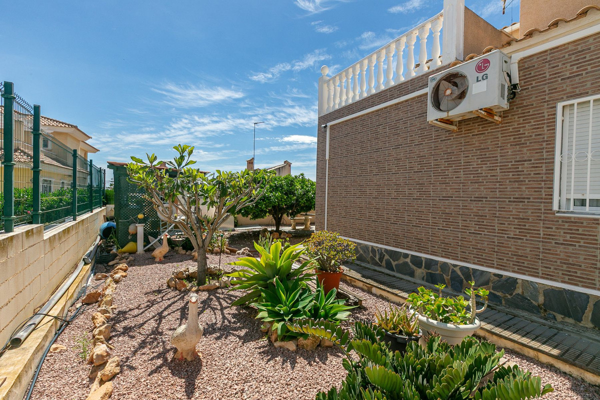 Se vende Villa - Chalet de 4 dormitorios en Costa Blanca, Alicante, España