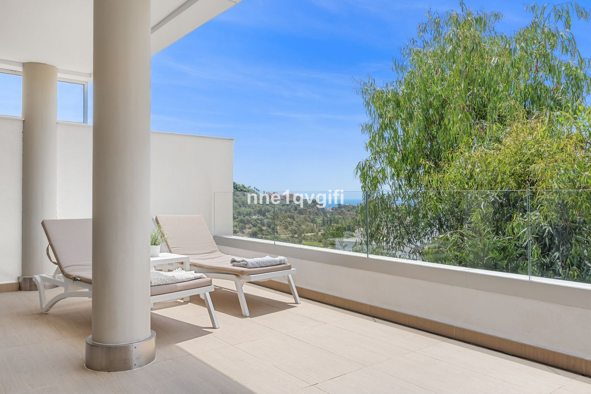 3 Bed Apartment for sale in Benahavís Costa Del Sol, Málaga, Spain