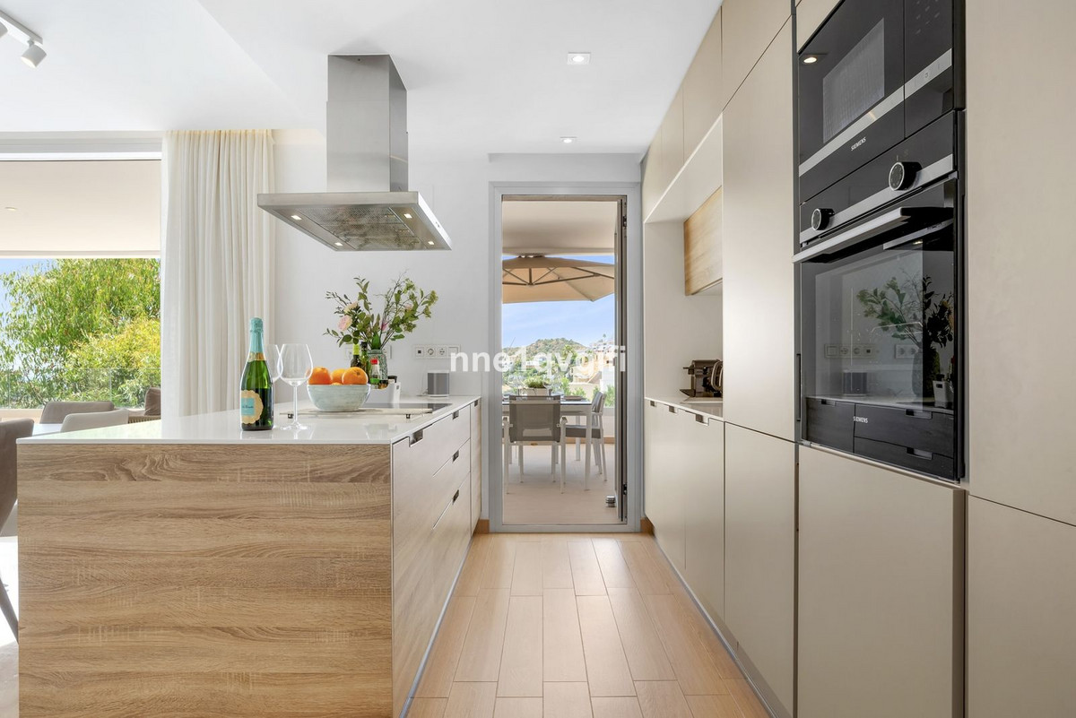 3 Bed Apartment for sale in Benahavís Costa Del Sol, Málaga, Spain