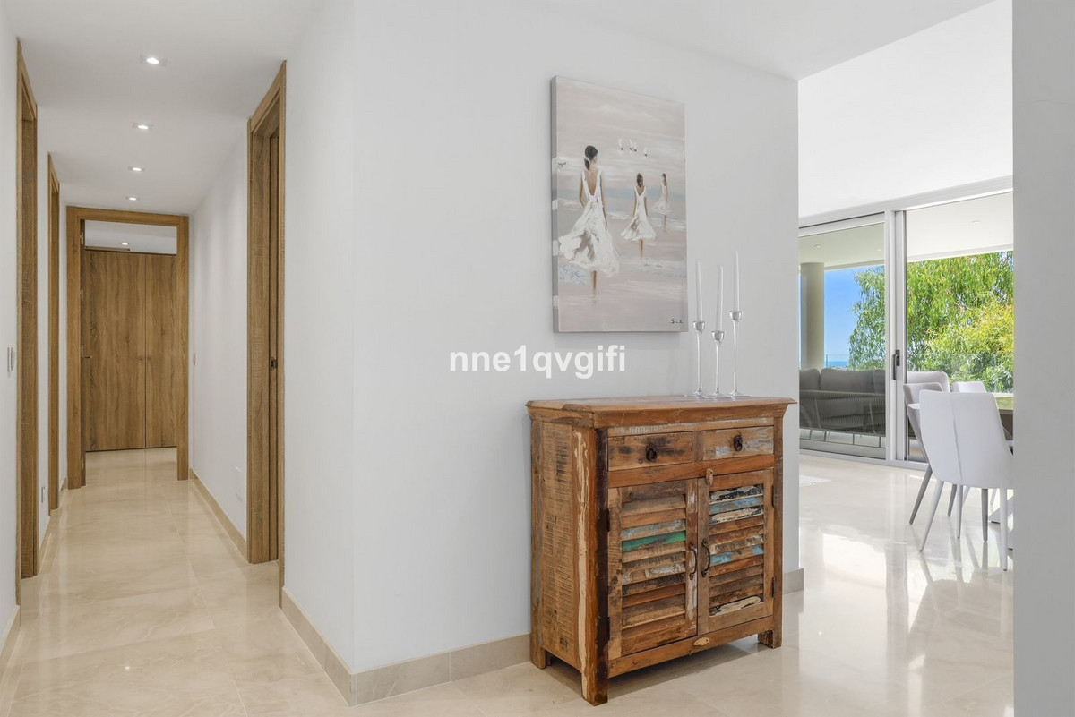 3 Bed Apartment for sale in Benahavís Costa Del Sol, Málaga, Spain