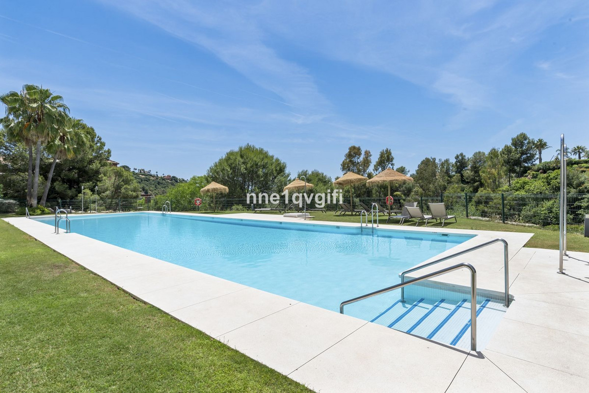 3 Bed Apartment for sale in Benahavís Costa Del Sol, Málaga, Spain