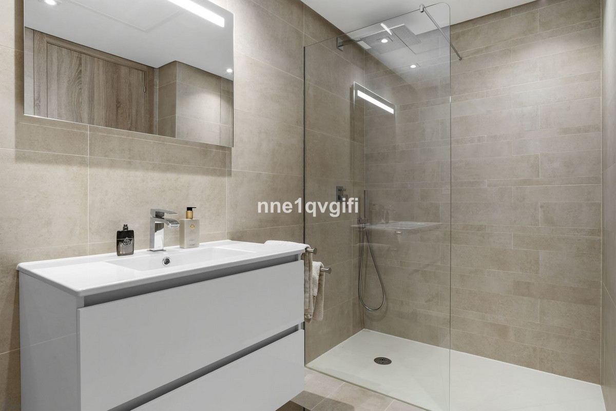 3 Bed Apartment for sale in Benahavís Costa Del Sol, Málaga, Spain