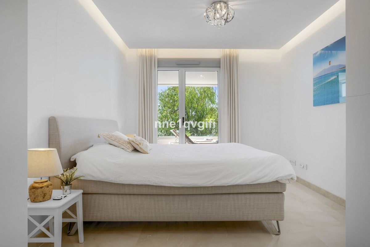 3 Bed Apartment for sale in Benahavís Costa Del Sol, Málaga, Spain