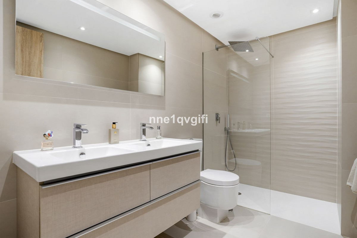 3 Bed Apartment for sale in Benahavís Costa Del Sol, Málaga, Spain