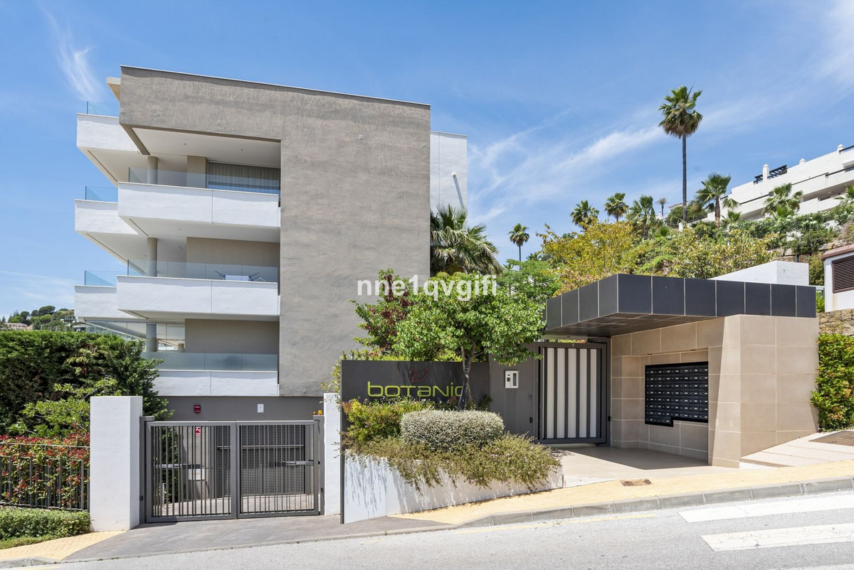 3 Bed Apartment for sale in Benahavís Costa Del Sol, Málaga, Spain