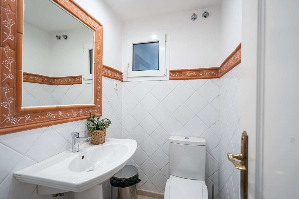 3 Bed Apartment for sale in Marbella Costa Del Sol, Málaga, Spain