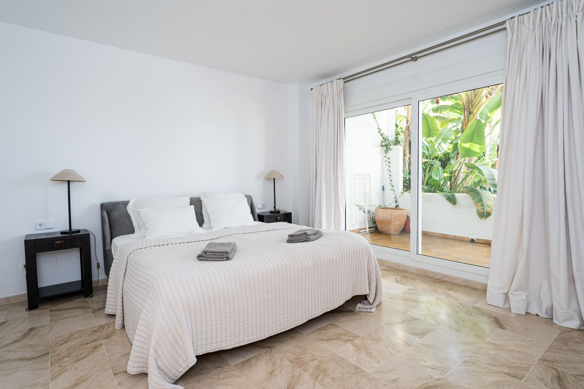 3 Bed Apartment for sale in Marbella Costa Del Sol, Málaga, Spain